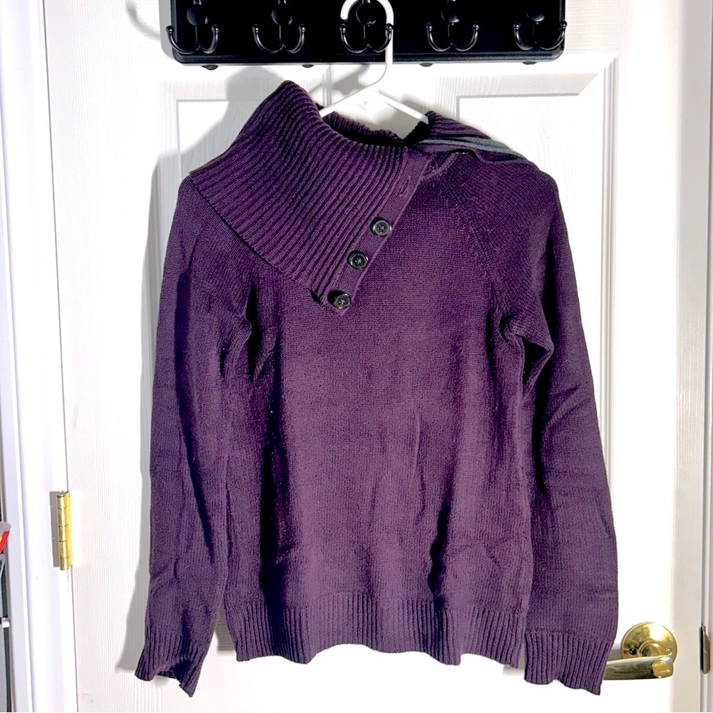 Vintage Y2K Gap purple sweater cow neck.